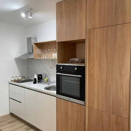 Ruby Elegant Central Daire *