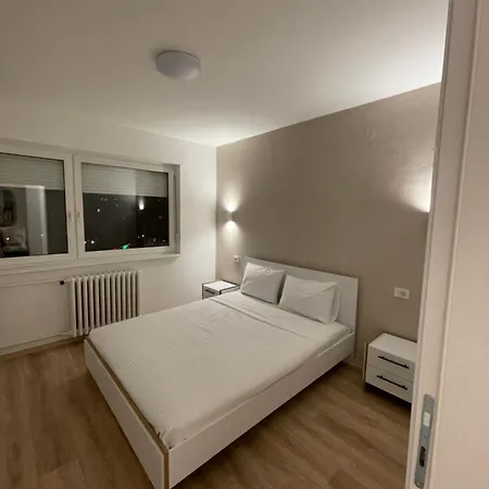 Ruby Elegant Central Daire *