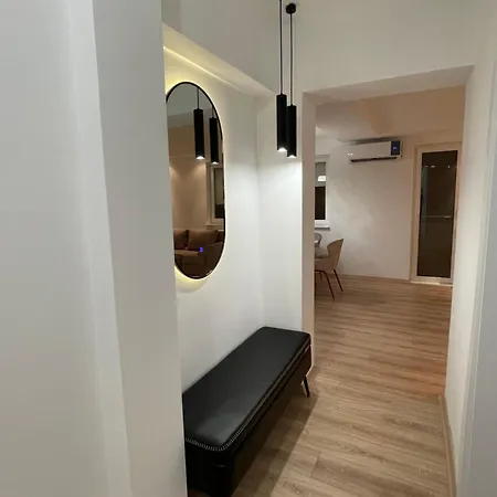 Ruby Elegant Central Daire *